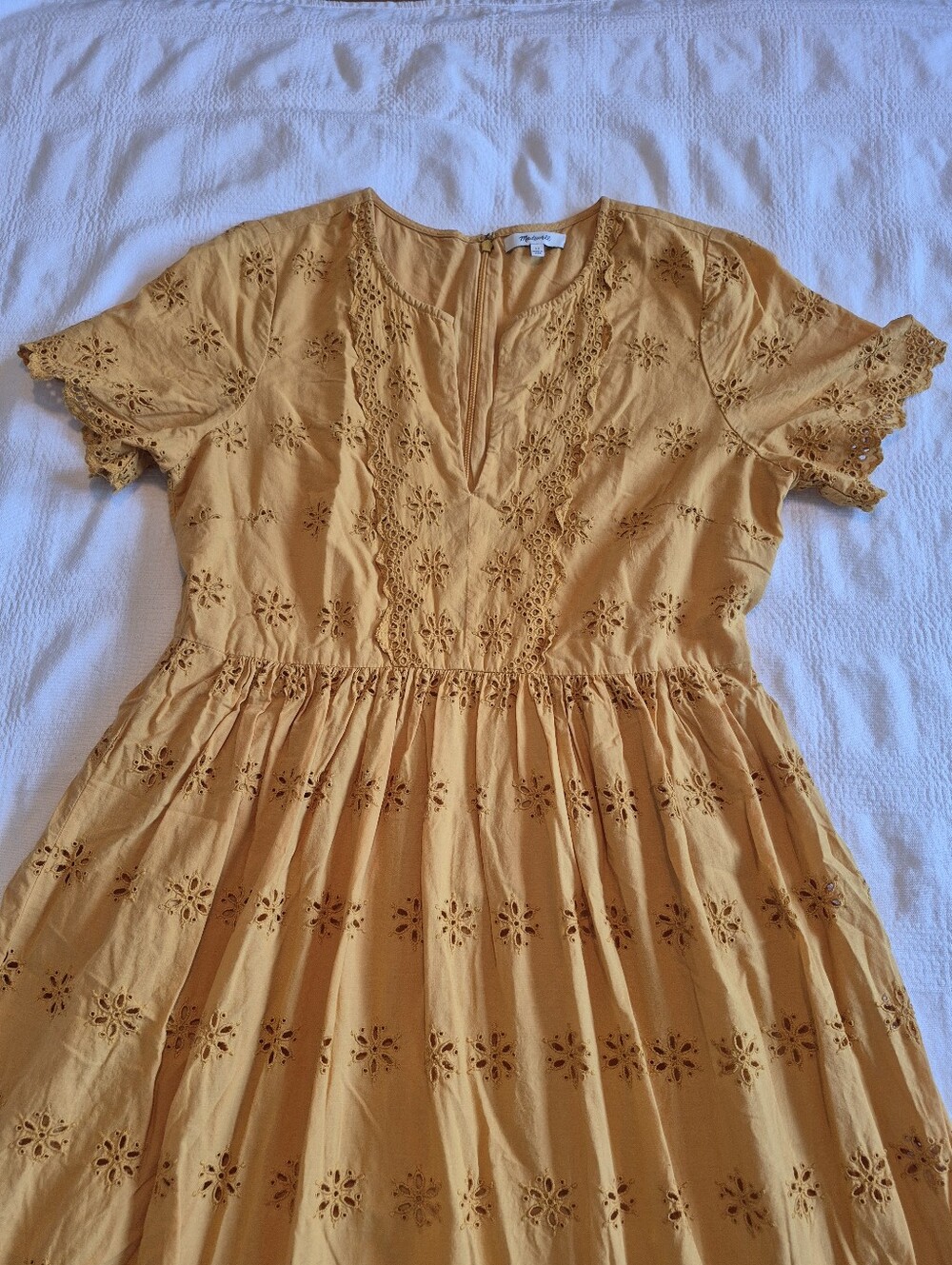 Madewell 12 Scalloped Eyelet Midi Dress features airy mustard cotton eyelet VGUC - Picture 3 of 8
